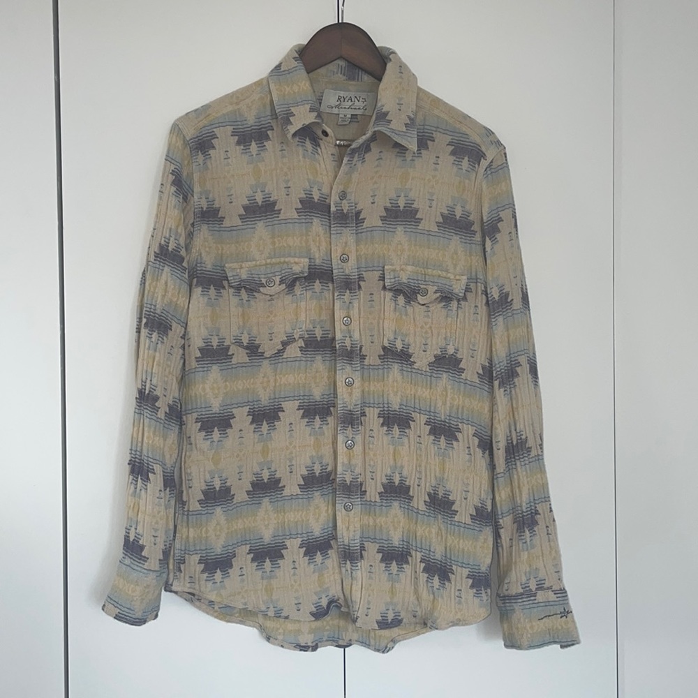RYAN MICHAELS. MEDIUM WESTERN SHIRT. STAR BUTTONS.
